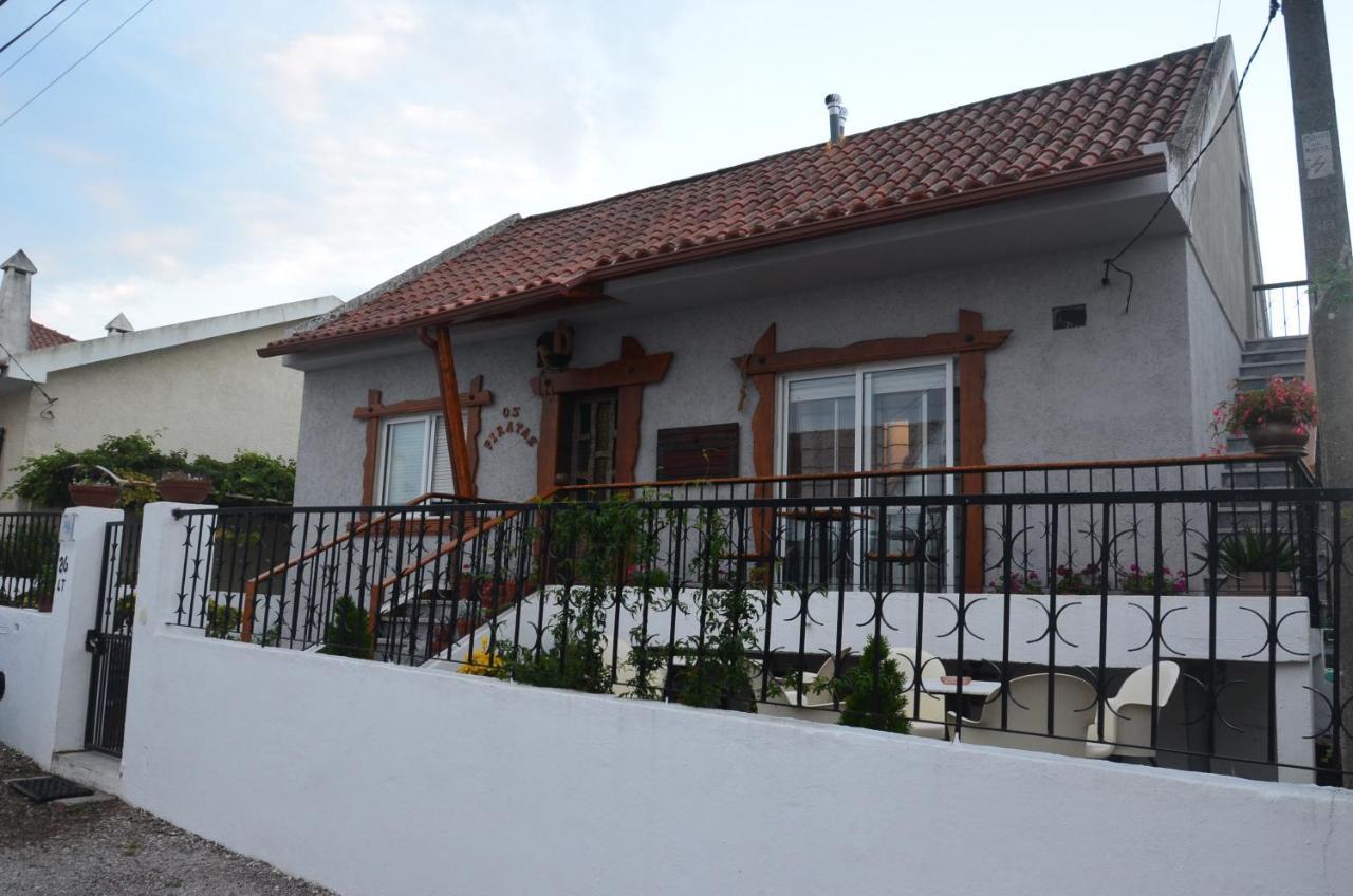 Os Piratas Hotel Charneca  Exterior photo