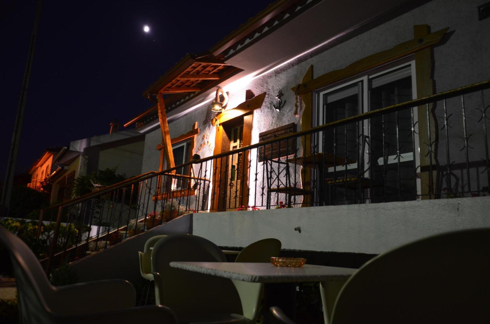 Os Piratas Hotel Charneca  Exterior photo